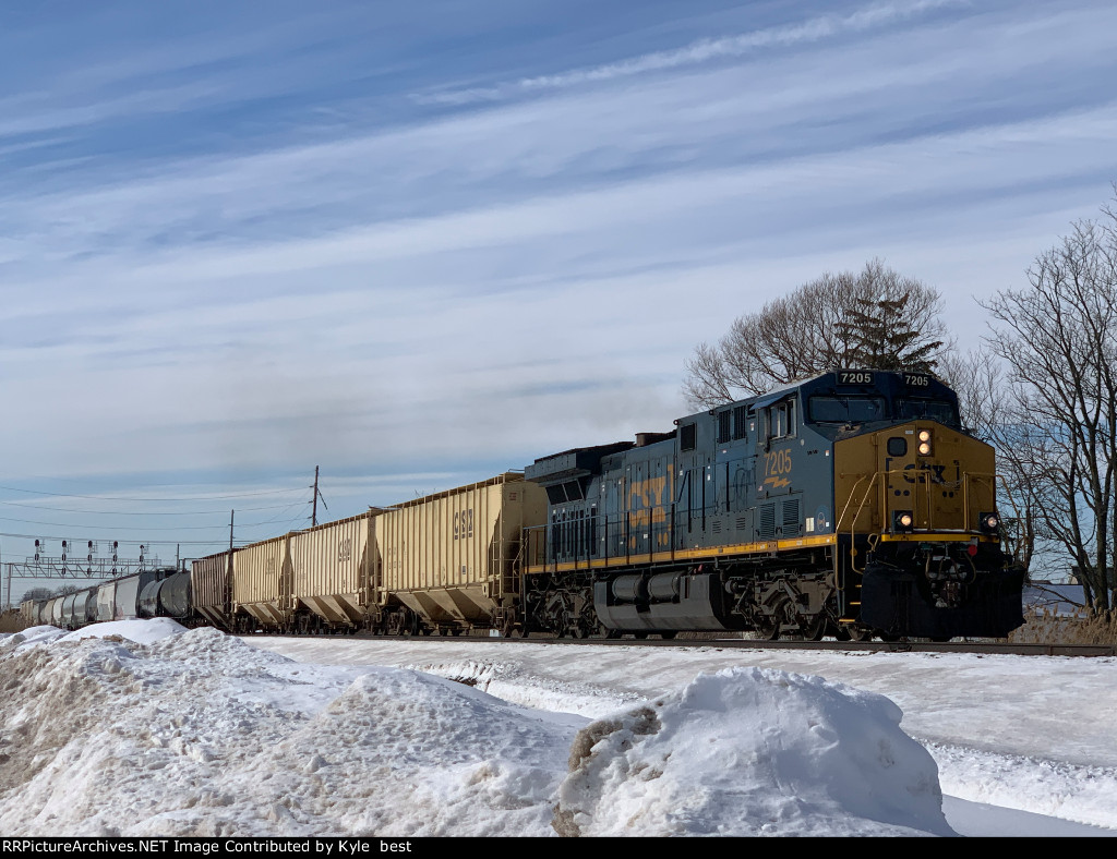 CSX 7205 on Q634